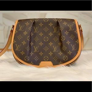 Aunthentic Louis Vuitton menilmontant pm